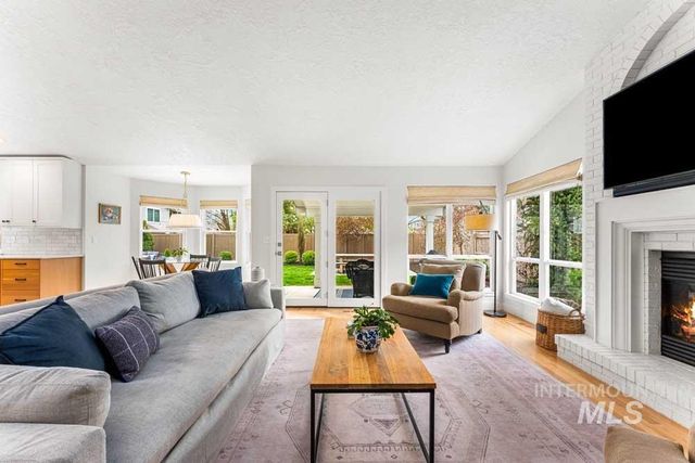 8051 W Burntree, Boise, ID 83704