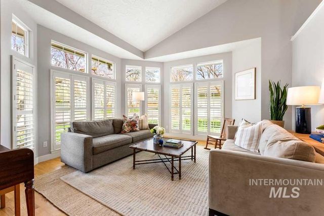 8051 W Burntree, Boise, ID 83704