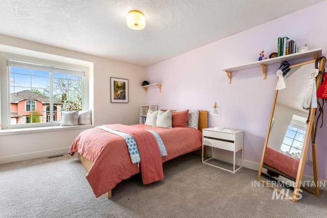 8051 W Burntree, Boise, ID 83704