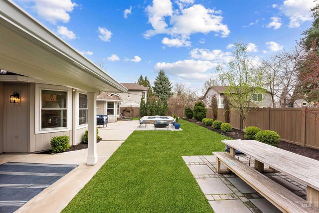 8051 W Burntree, Boise, ID 83704