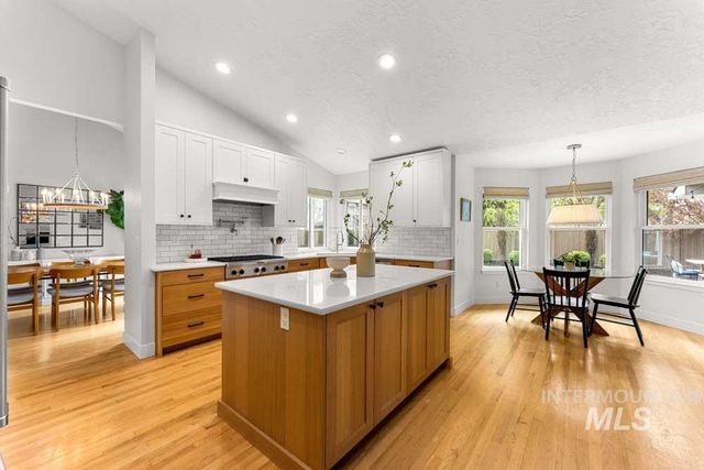 8051 W Burntree, Boise, ID 83704