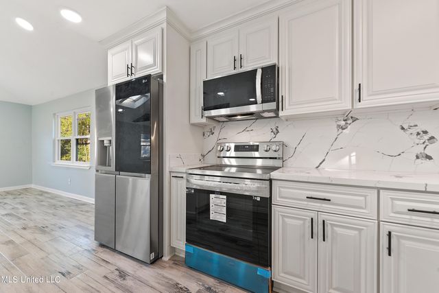 6071 Comanche Street, Kiln, MS 39556