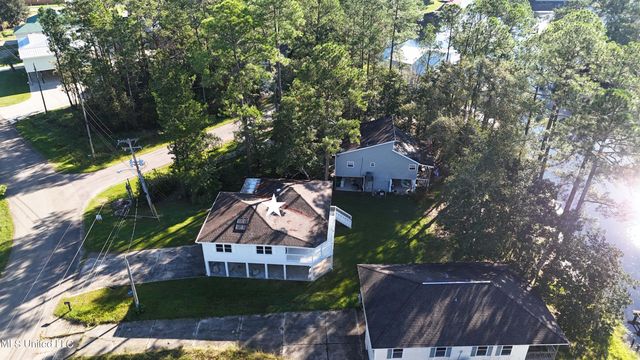 6071 Comanche Street, Kiln, MS 39556