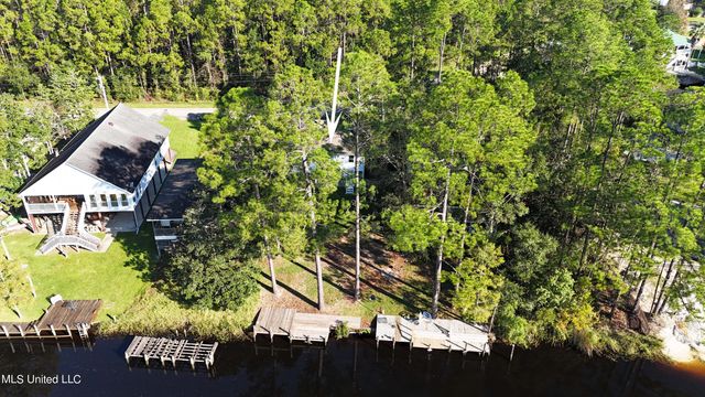 6071 Comanche Street, Kiln, MS 39556