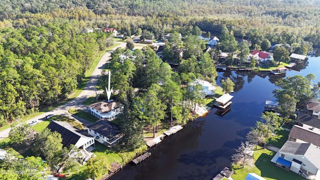 6071 Comanche Street, Kiln, MS 39556