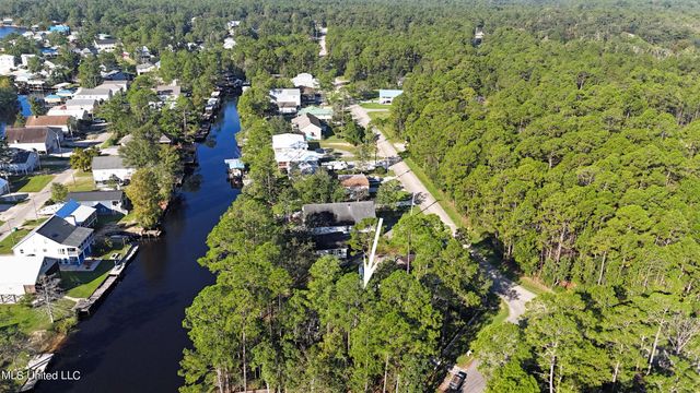 6071 Comanche Street, Kiln, MS 39556