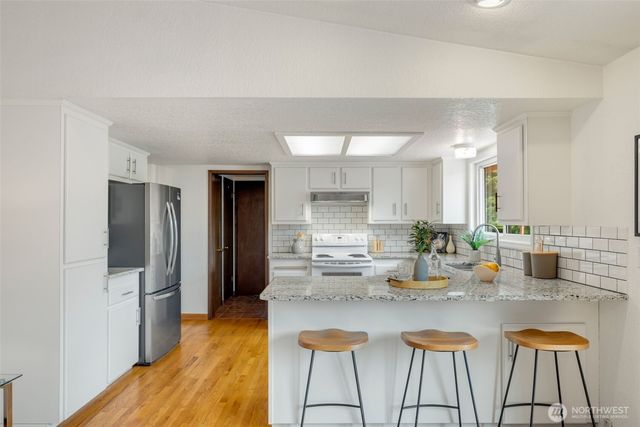 20229 24th Avenue W, Lynnwood, WA 98036