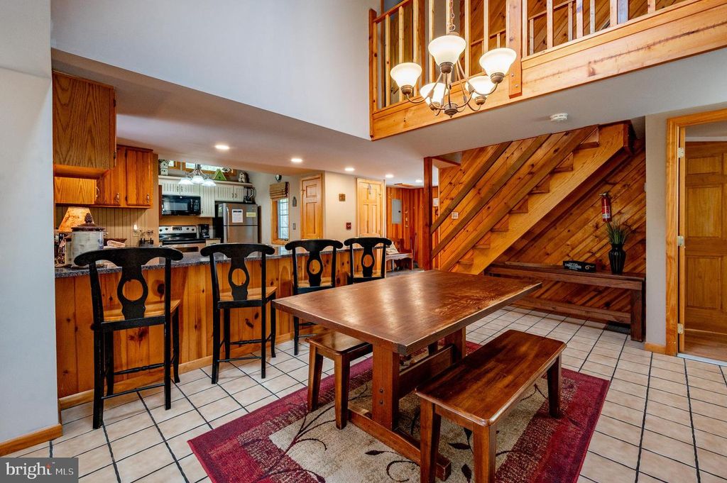 1019 LAKE SHORE DR, Oakland, MD 21550