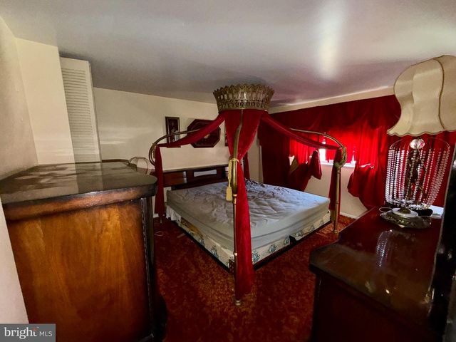959 REGINA DR, Baltimore, MD 21227