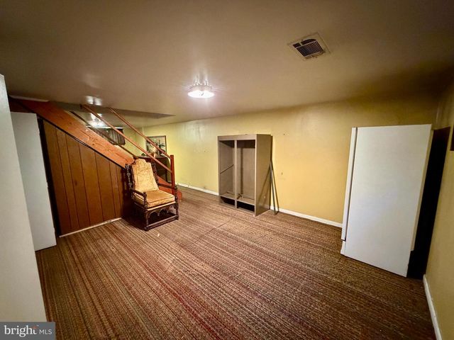 959 REGINA DR, Baltimore, MD 21227