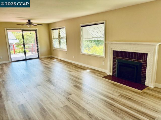 1011 Harbor View Dr, Martinez, CA 94553