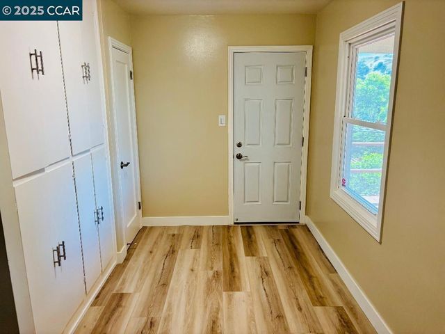 1011 Harbor View Dr, Martinez, CA 94553