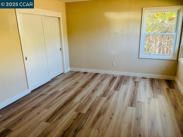 1011 Harbor View Dr, Martinez, CA 94553