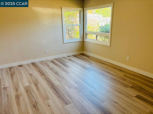 1011 Harbor View Dr, Martinez, CA 94553