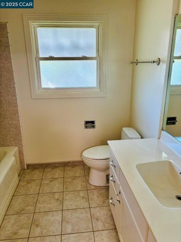 1011 Harbor View Dr, Martinez, CA 94553