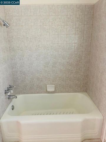 1011 Harbor View Dr, Martinez, CA 94553