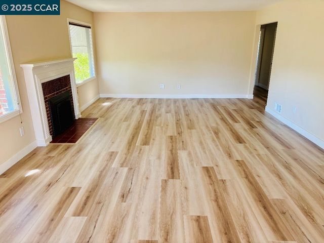 1011 Harbor View Dr, Martinez, CA 94553