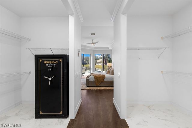 1624 Manchester CT, Naples, FL 34109