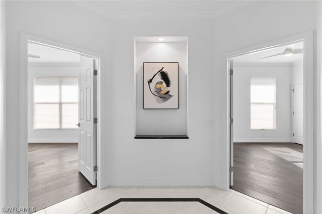 1624 Manchester CT, Naples, FL 34109