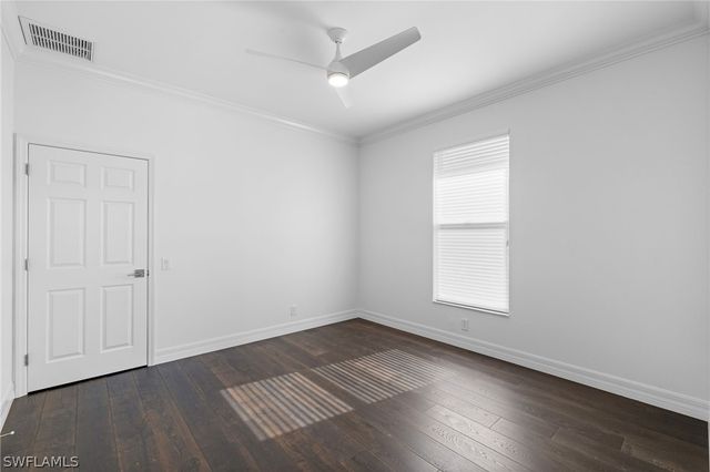 1624 Manchester CT, Naples, FL 34109