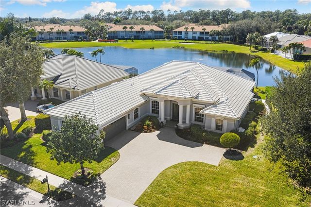 1624 Manchester CT, Naples, FL 34109