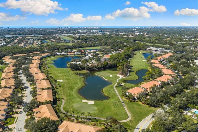 1624 Manchester CT, Naples, FL 34109