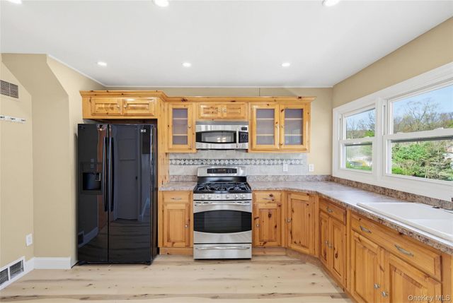 48 Quaker Hill Road, Monroe, NY 10950