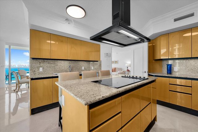 1455 Ocean Dr 909, Miami Beach, FL 33139