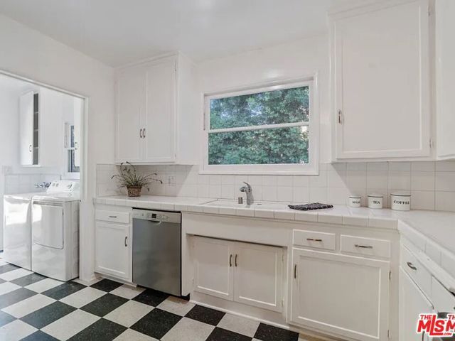 3031 S Bentley Avenue, Los Angeles, CA 90034