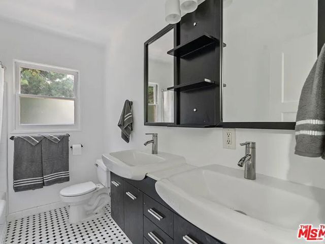 3031 S Bentley Avenue, Los Angeles, CA 90034