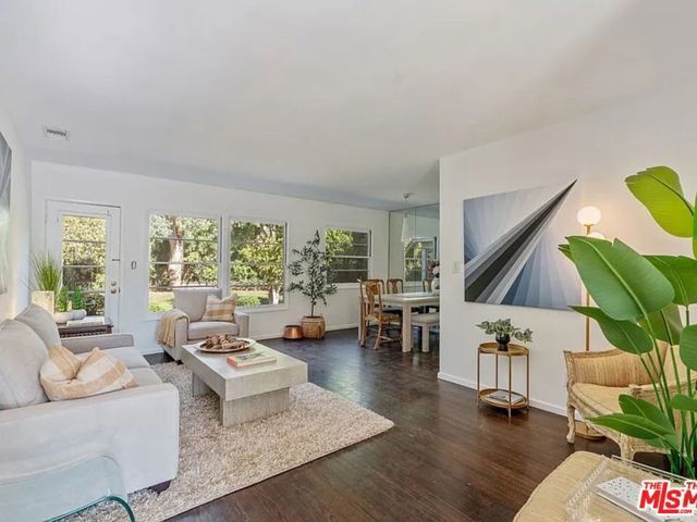 3031 S Bentley Avenue, Los Angeles, CA 90034