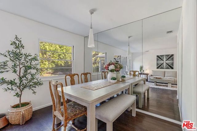 3031 S Bentley Avenue, Los Angeles, CA 90034