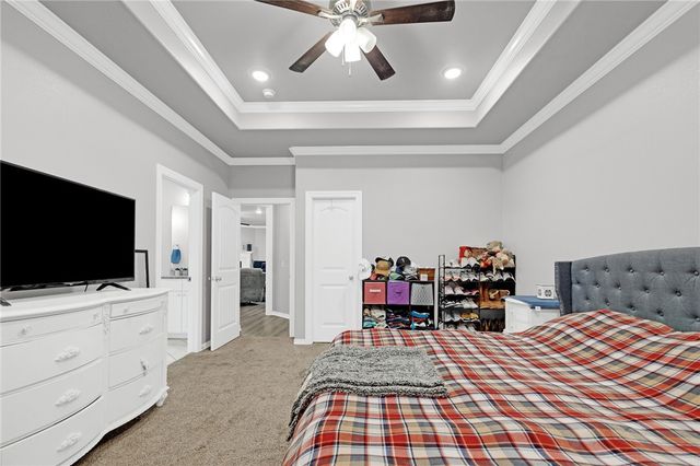 952 Glass Street, Cave Springs, AR 72718