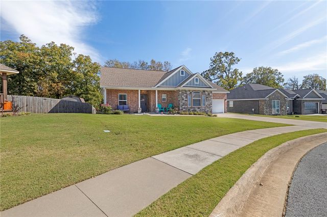 952 Glass Street, Cave Springs, AR 72718