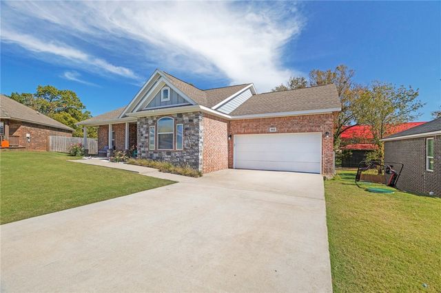 952 Glass Street, Cave Springs, AR 72718