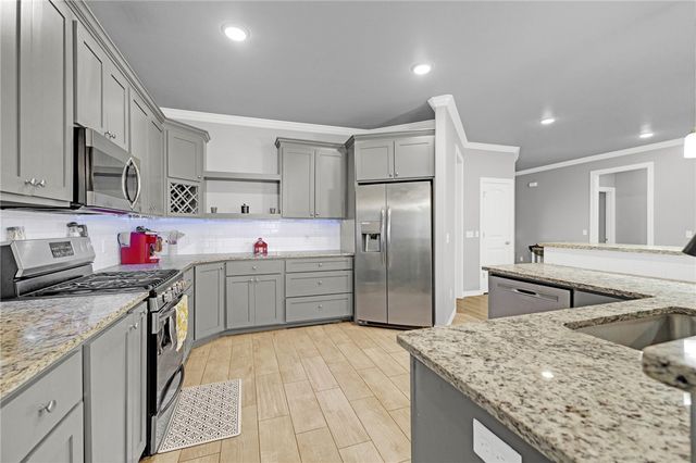 952 Glass Street, Cave Springs, AR 72718