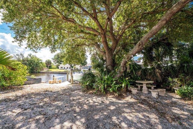 2532 DIXON TERRACE, Port Charlotte, FL 33981