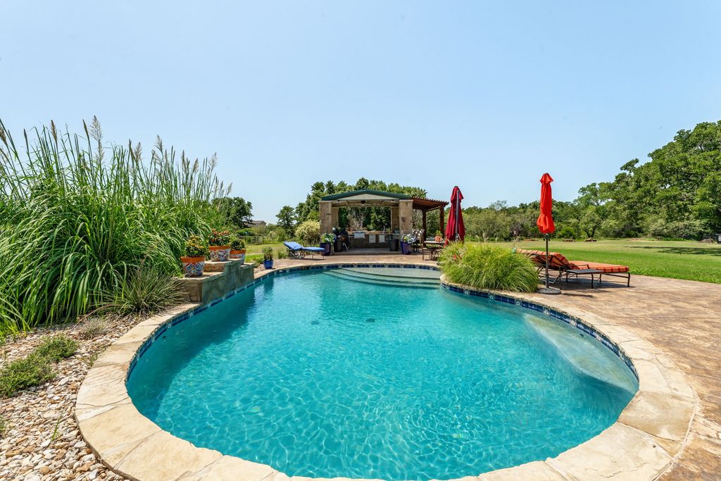 261 Dub Lane, Poolville, TX 76487