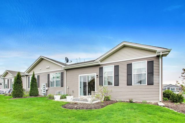 6328 Maple Glen Drive, Wonder Lake, IL 60097
