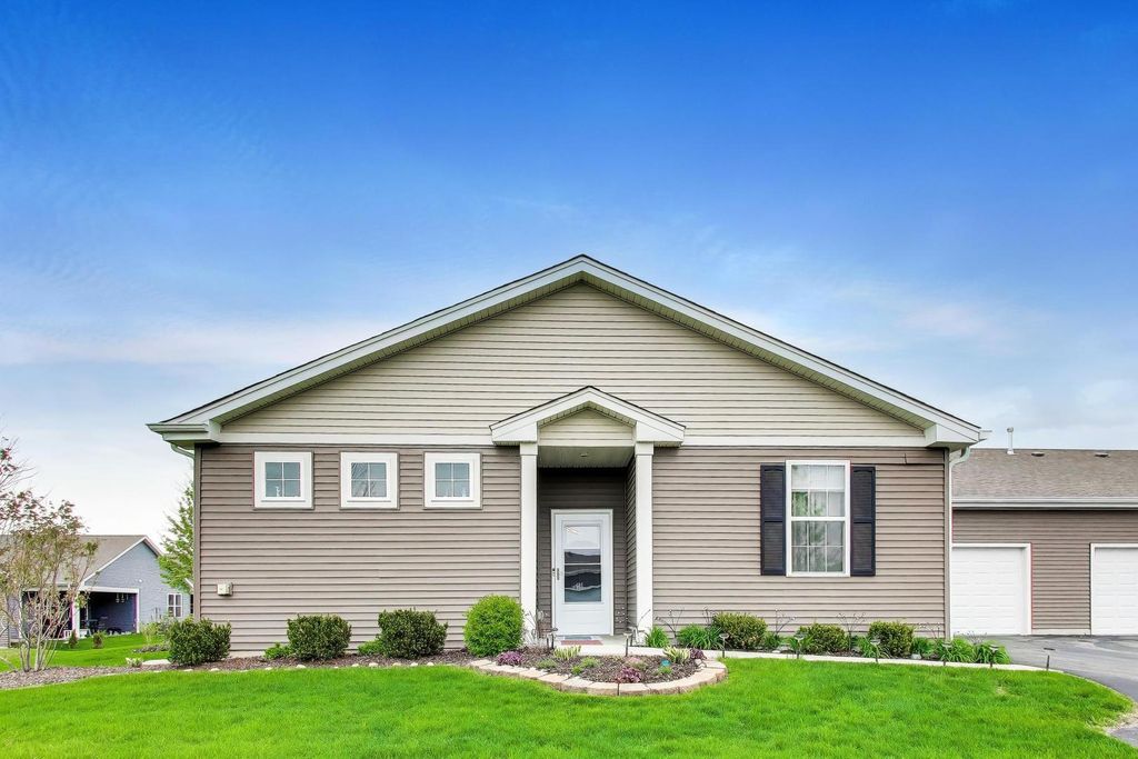 6328 Maple Glen Drive, Wonder Lake, IL 60097