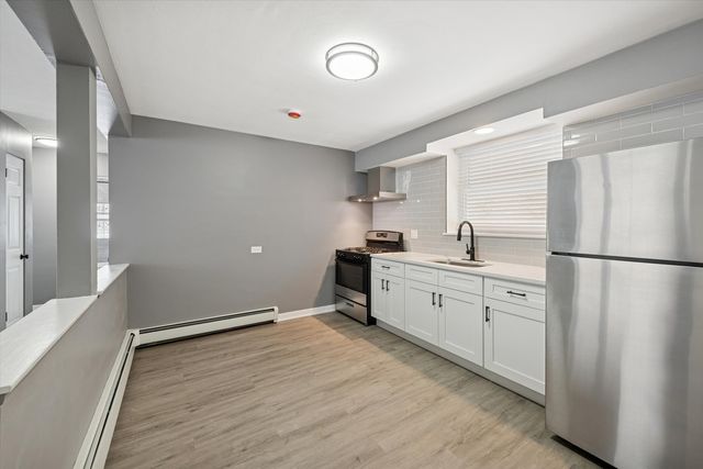 1910 S 16th Avenue 3, Broadview, IL 60155