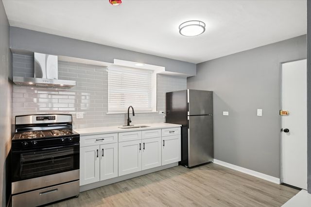 1910 S 16th Avenue 3, Broadview, IL 60155