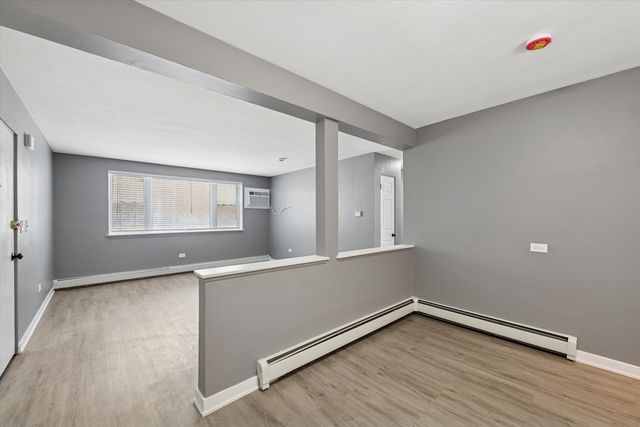 1910 S 16th Avenue 3, Broadview, IL 60155