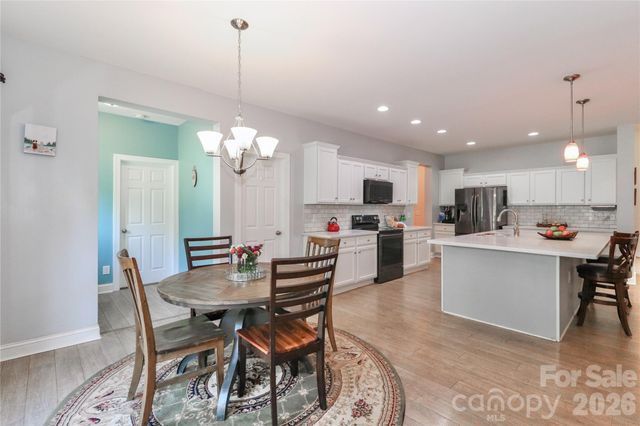 630 Kenway Loop, Mooresville, NC 28117