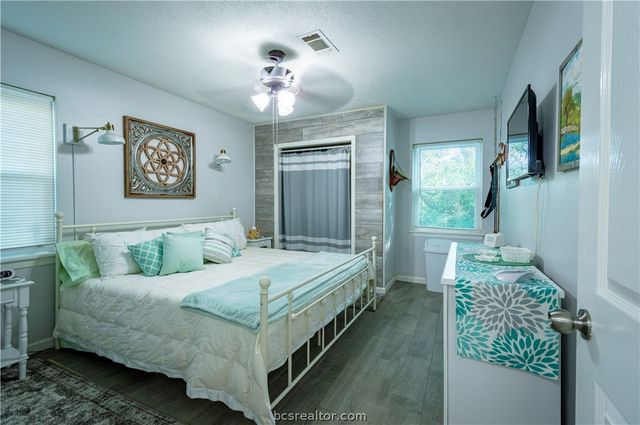 13 Nassau Lane, Hilltop Lakes, TX 77871