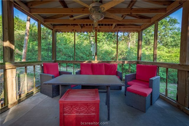 13 Nassau Lane, Hilltop Lakes, TX 77871