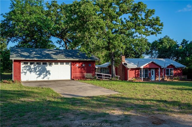 13 Nassau Lane, Hilltop Lakes, TX 77871