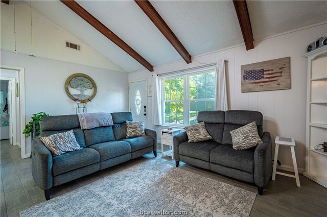 13 Nassau Lane, Hilltop Lakes, TX 77871