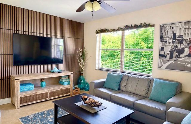 803 NE 2nd Avenue, Delray Beach, FL 33444