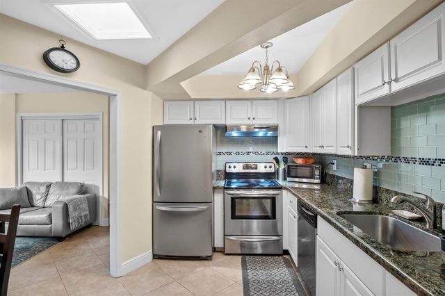 803 NE 2nd Avenue, Delray Beach, FL 33444